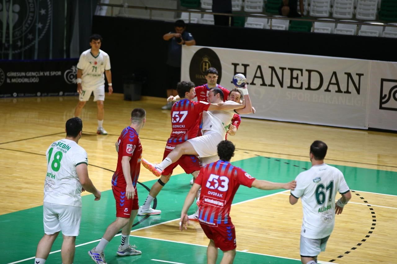 GİRESUNSPOR HENTBOL TAKIMI, EHF AVRUPA KUPASI 1. TUR İLK MAÇINDA KENDİ EVİNDE HC FİVERS WAT...