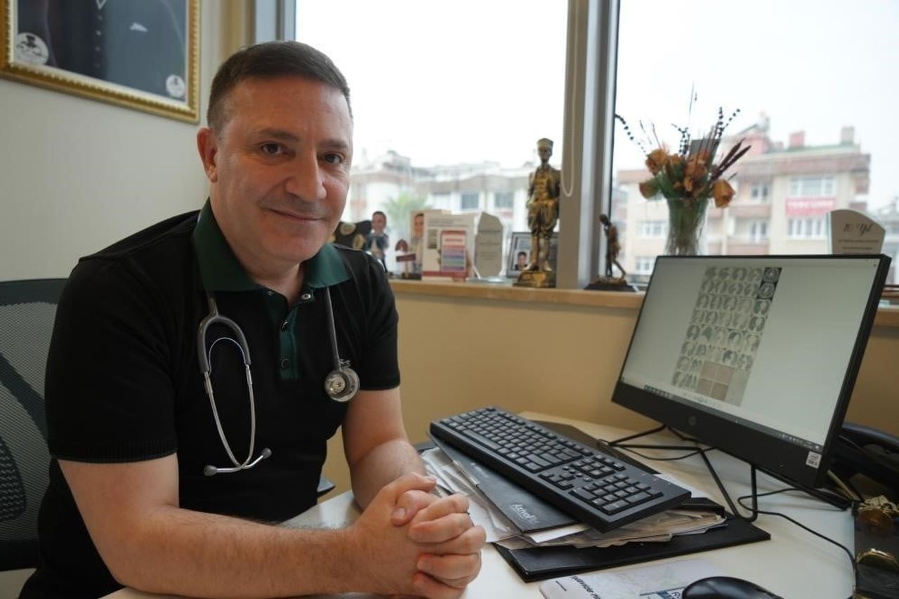 GÖĞÜS HASTALIKLARI UZMANI PROF. DR. ŞEVKET ÖZKAYA, YAKLAŞIK 15 BİN COVİD-19 HASTASI ÜZERİNDE...
