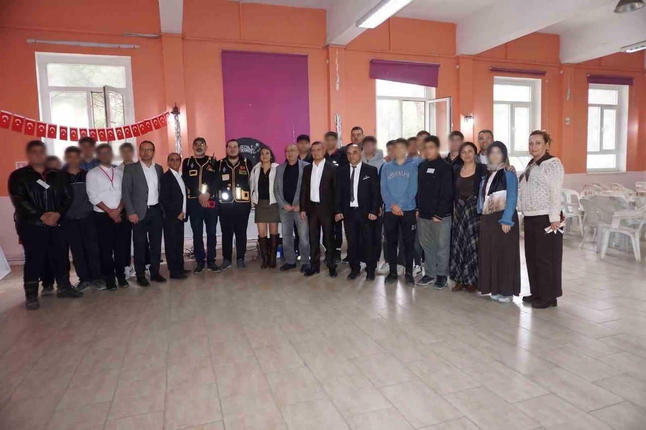 ŞEHİT ÖMER YİĞİT ULUS MESLEKİ VE TEKNİK ANADOLU LİSESİ BÜNYESİNDE, TÜRKİYE RADYO AMATÖRLERİ...