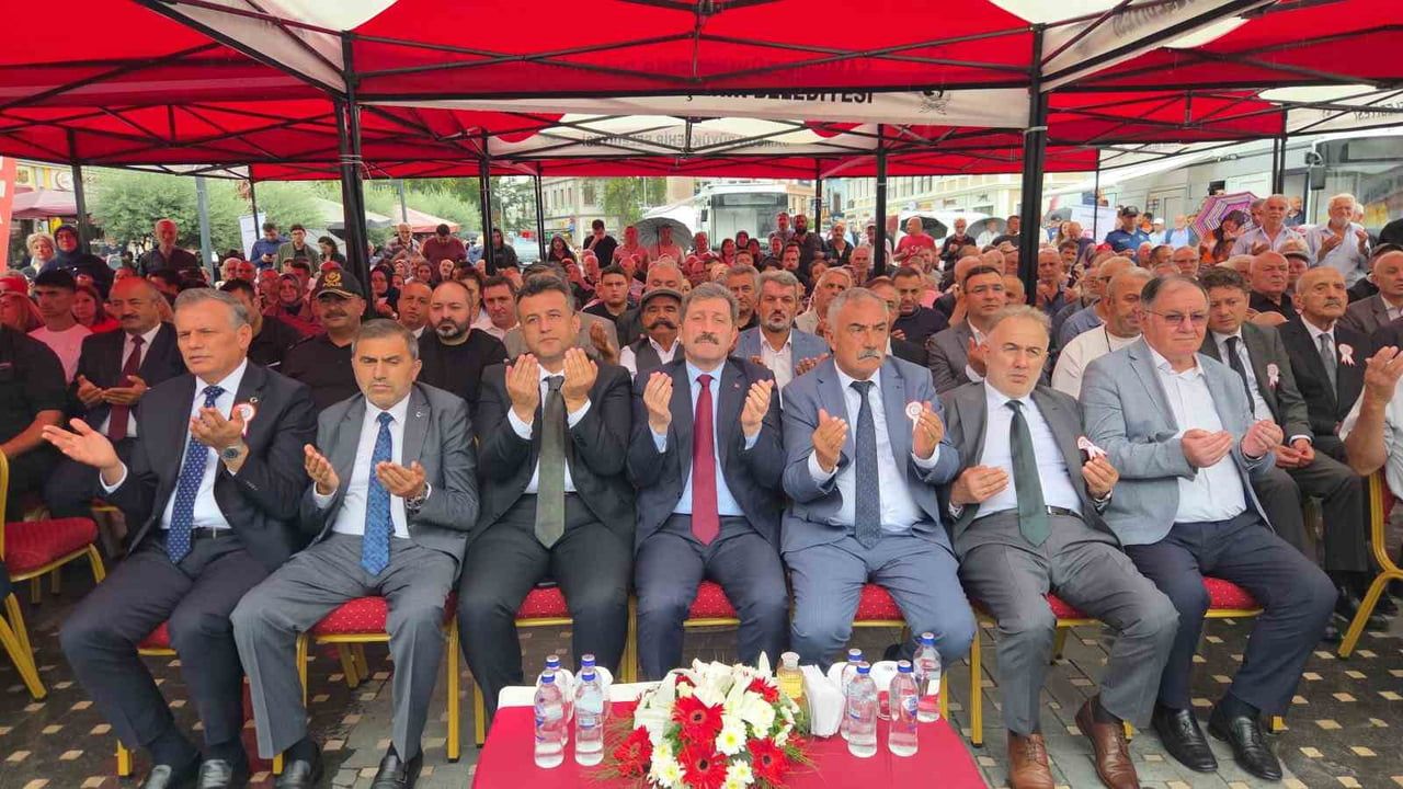 TİCARET İL MÜDÜRLÜĞÜ VE SESOB TARAFINDAN DÜZENLENEN AHİLİK HAFTASI PROGRAMI, SAATHANE MEYDANI’NDA...