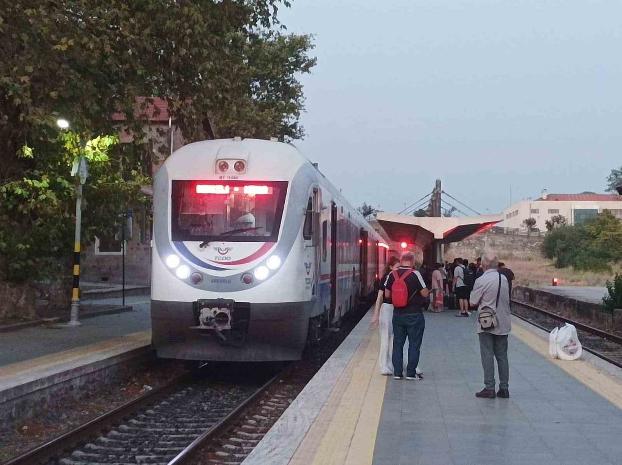 DENİZLİ’DEN İZMİR’E GİTMEK ÜZERE DÜN SAAT 17.05’TE HAREKET EDEN YOLCU TRENİ AYDIN’IN KUYUCAK...