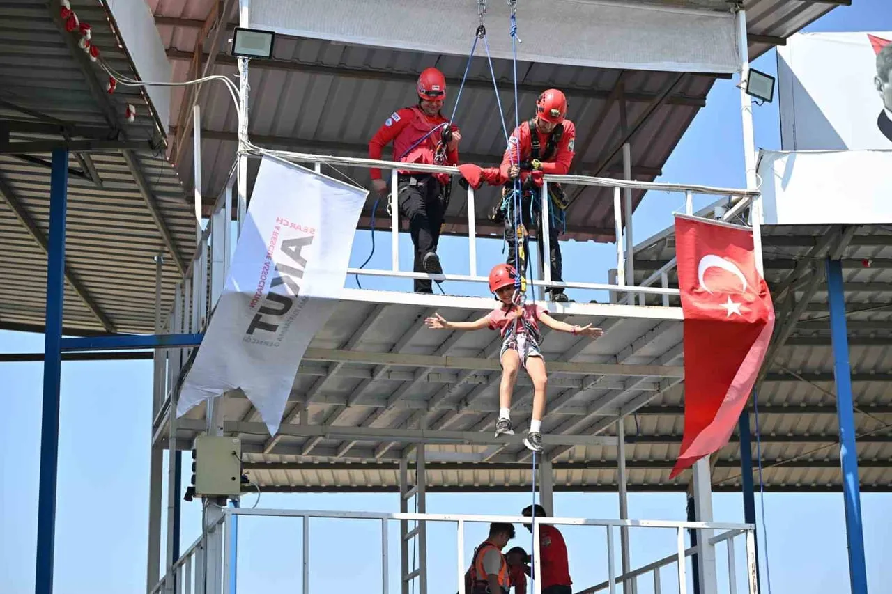 MANİSA BÜYÜKŞEHİR BELEDİYESİ, 17 AĞUSTOS 1999 MARMARA DEPREMİ’NİN 27’NCİ YIL DÖNÜMÜNDE DÜZENLEDİĞİ...