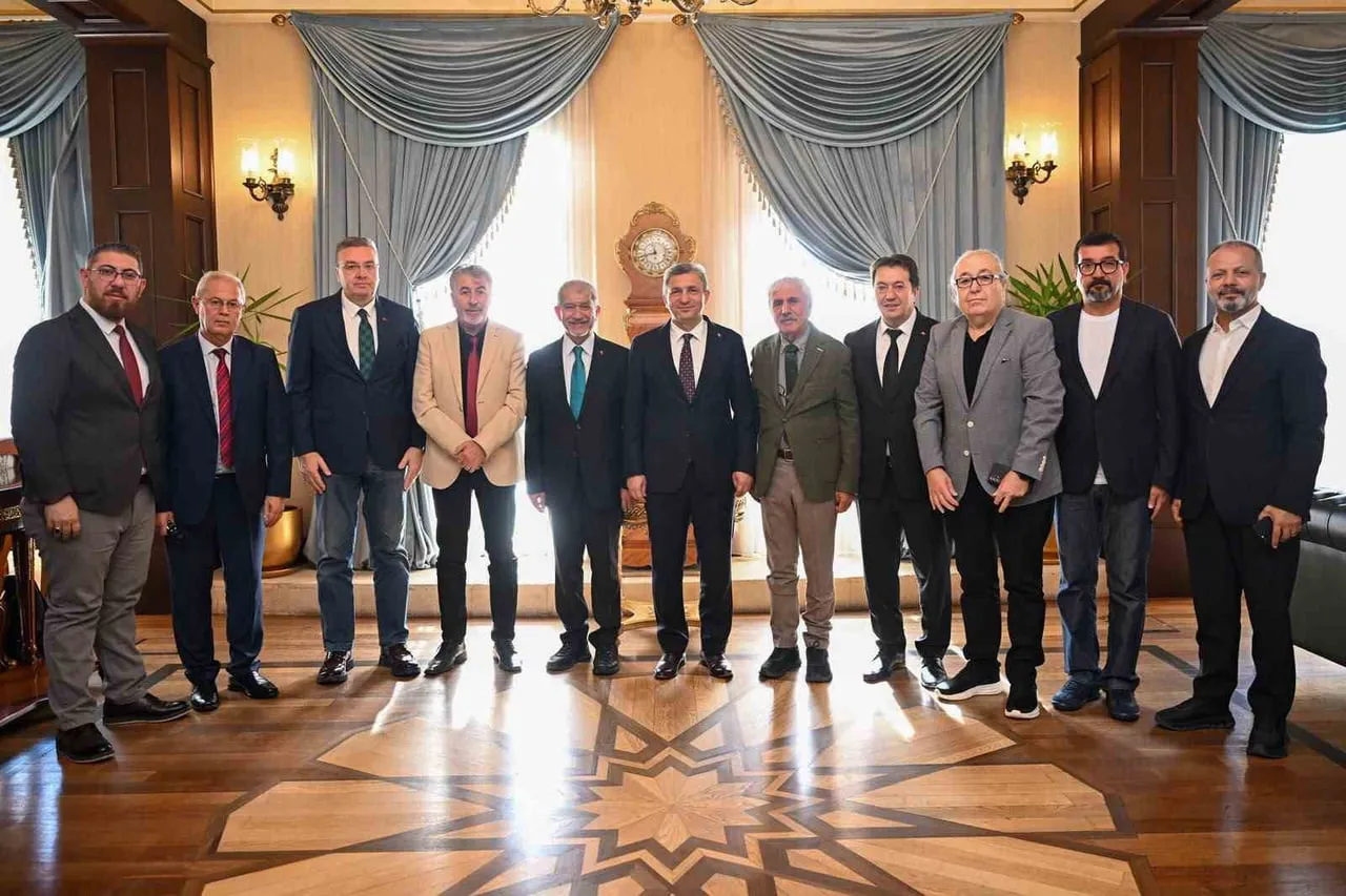 TÜRKİYE'NİN YEDİ BÖLGESİNDEN GAZETECİLERİN BİR ARAYA GELMESİYLE KURULAN ANADOLU TURİZM...