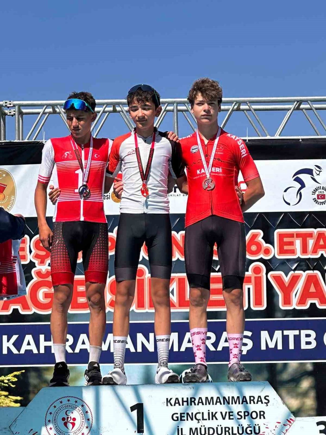 SAKARYA VE KAHRAMANMARAŞ’TA DÜZENLENEN BİSİKLET YARIŞLARINDA KAYSERİLİ SPORCULAR ÖNEMLİ DERECELER...