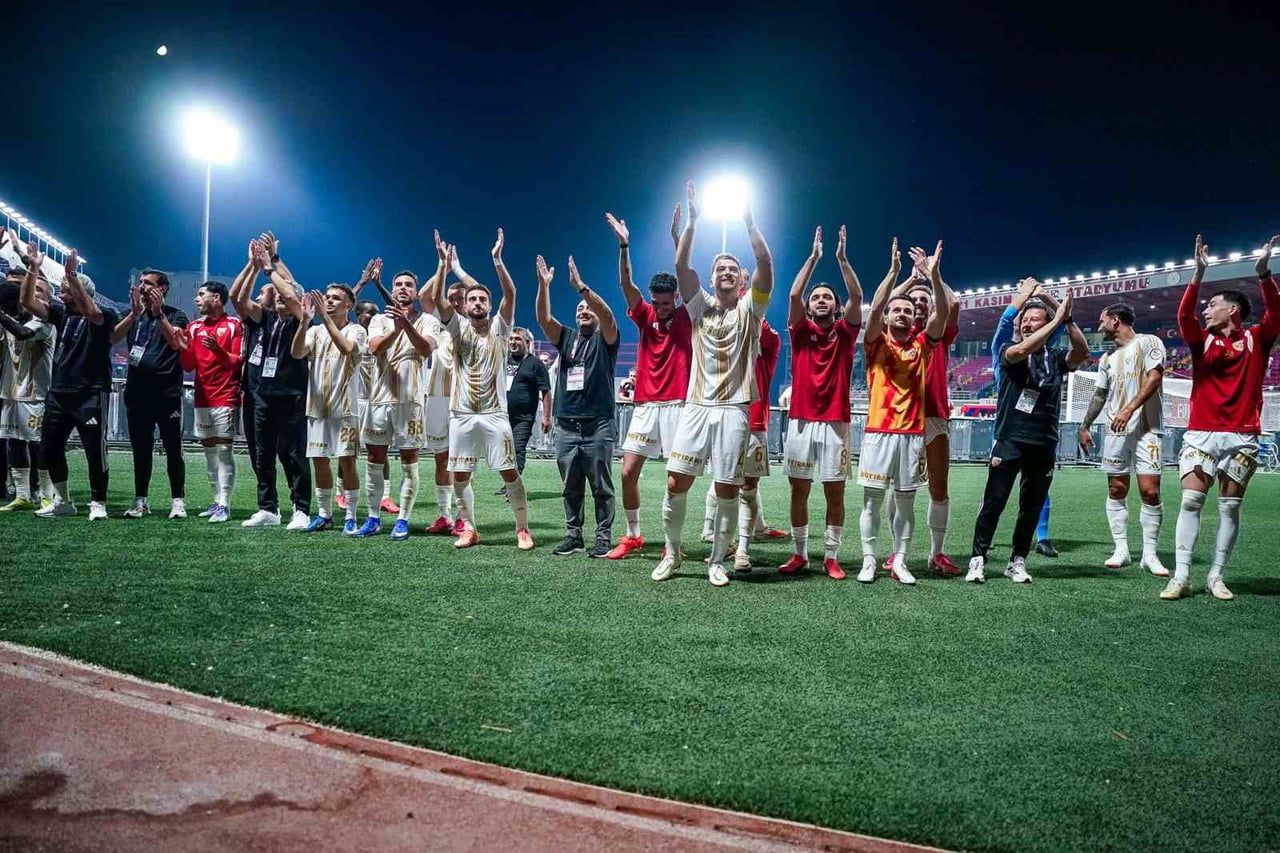 1. LİG EKİPLERİNDEN KAYSERİSPOR, İLK 8 HAFTAYI ZİRVEDE TAMAMLARKEN LİGİN EN AZ GOL YİYEN TAKIMI...
