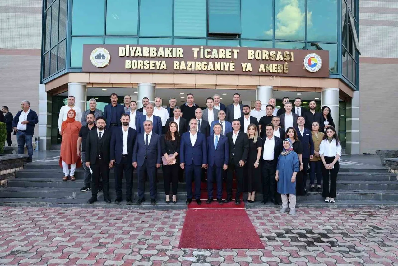 DİYARBAKIR TİCARET BORSASININ SEÇİMLERİ TAMAMLANDI. BEYAZ LİSTE İLE TEK LİSTE HALİNDE SEÇİME GİREN...
