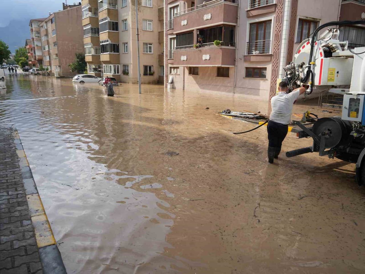 KASTAMONU’NUN CİDE İLÇESİNDE KUVVETLİ SAĞANAK SEBEBİYLE  ÇOK SAYIDA EV VE İŞ YERİNİ SEL SULARI...
