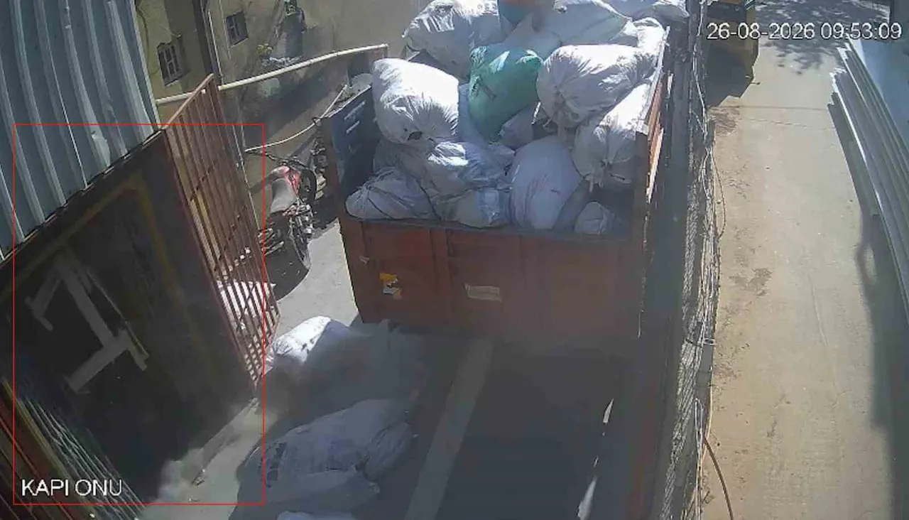 GAZİOSMANPAŞA’DA, BİR TEKSTİL ATÖLYESİNDE YÜK ASANSÖRÜNÜN BİRİNCİ KATTAN DÜŞTÜĞÜ ANLARIN GÜVENLİK...