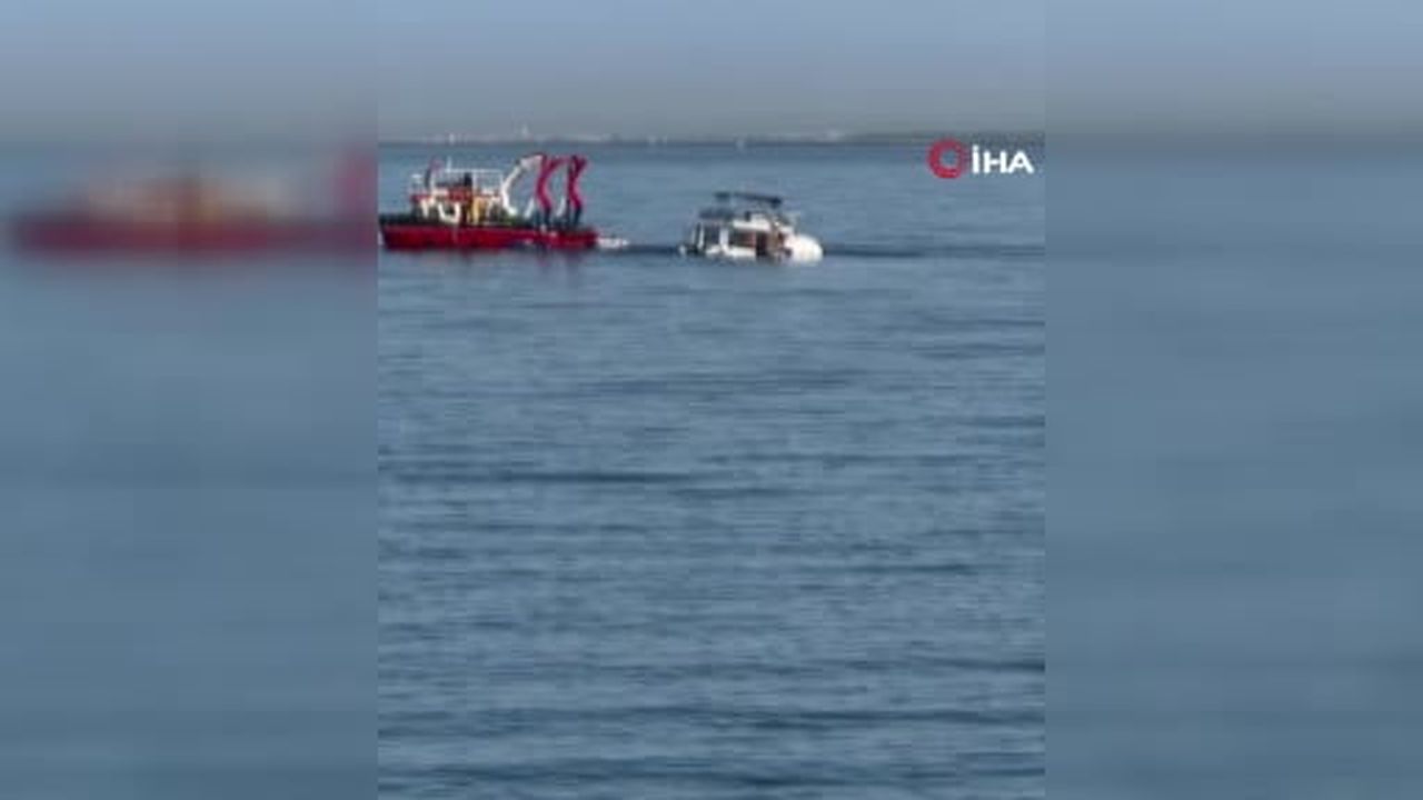 Antalya'da günübirlik turist taşımacılığı yapan boş tekne batma tehlikesi geçirdi