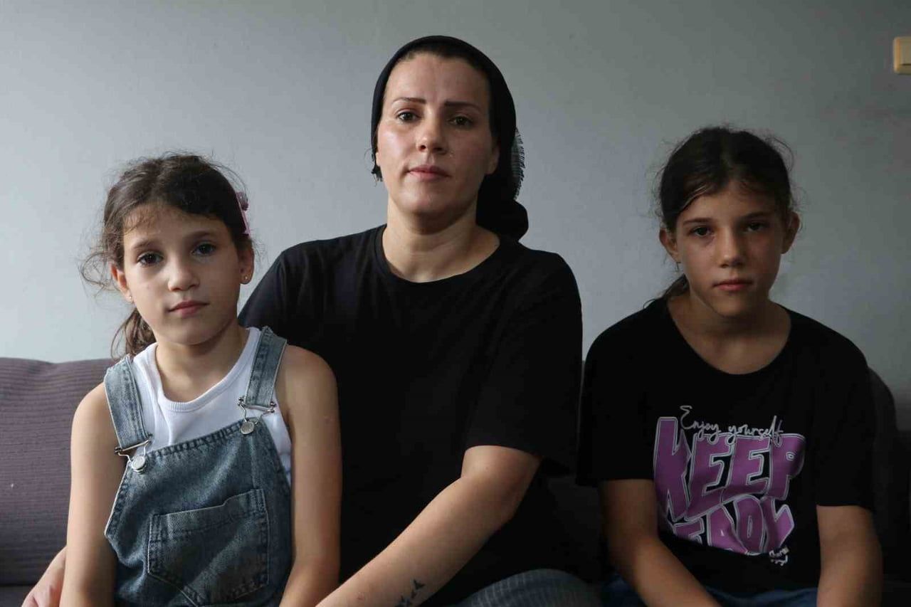 (SOLDAN SAĞA) AYŞEGÜL ŞİŞ, EBRU ŞİŞ, AYFER ŞİŞ
