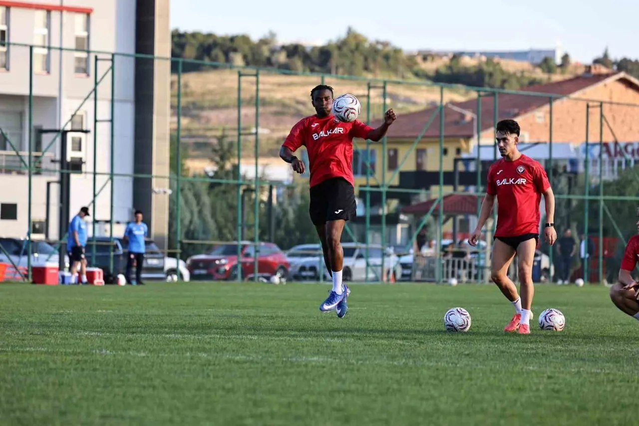 ÇORUM FK, TRENDYOL SÜPER LİG’İN 4. HAFTASINDA SAHASINDA OYNAYACAĞI EYÜPSPOR KARŞILAŞMASININ...