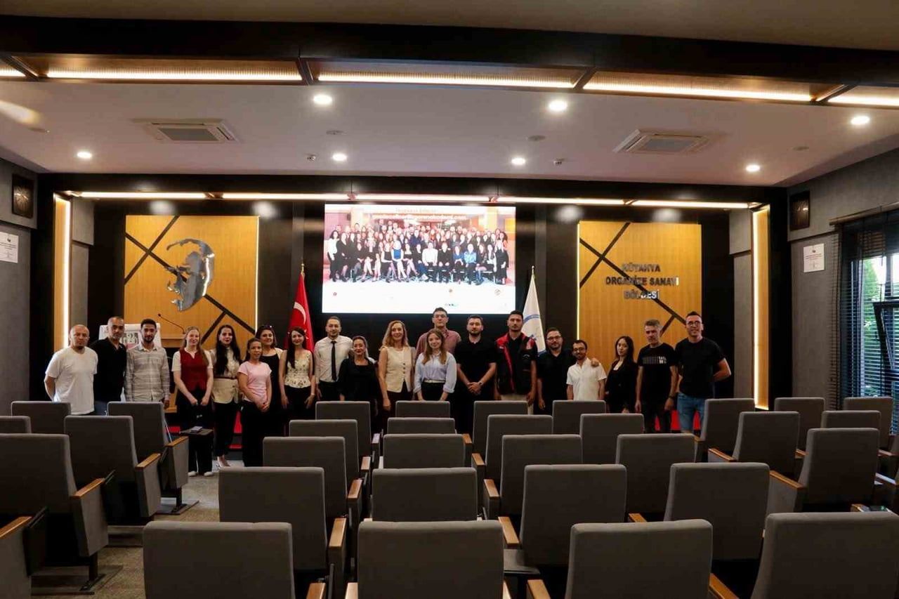 KÜTAHYA OSB AKADEMİ'DE "BEDEN DİLİ VE MİKRO MİMİK" EĞİTİMİ DÜZENLENDİ