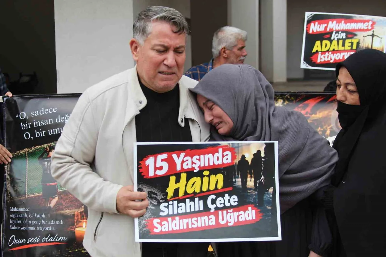 BABA  ERCÜMENT VE ANNE NURSEL MUSAOĞLU