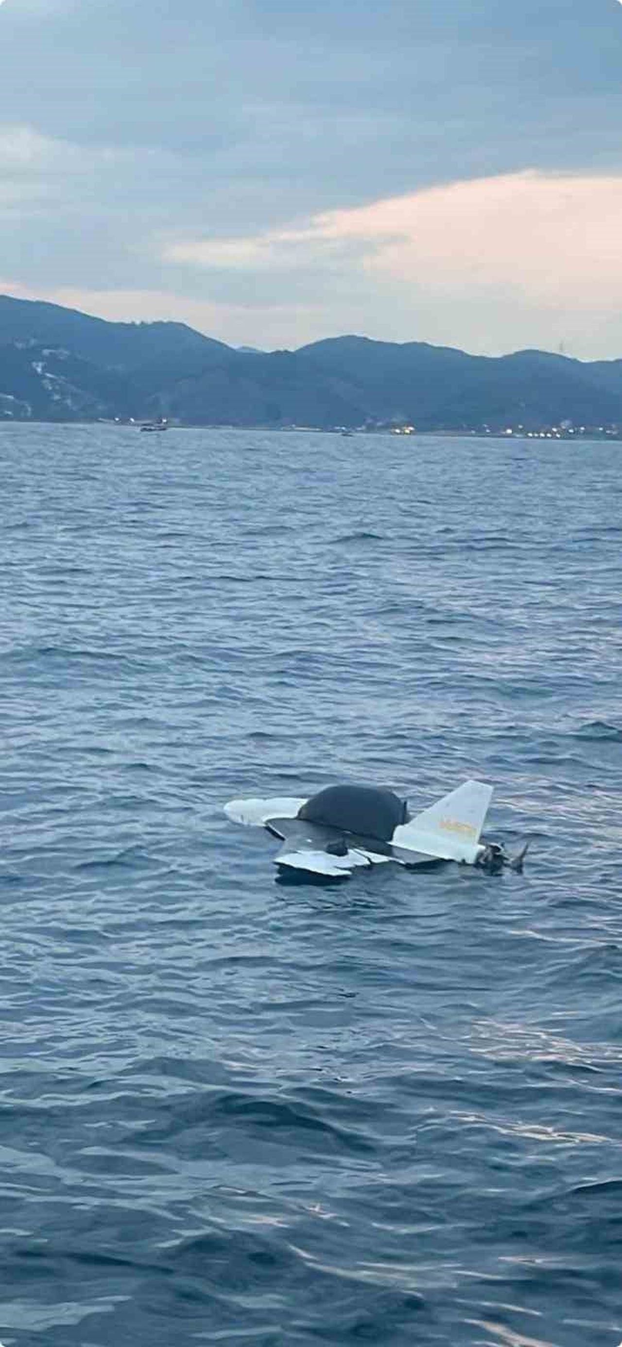 ZONGULDAK’IN ALAPLI İLÇESİNDE, BALIKÇILAR TARAFINDAN LİMAN BÖLGESİNDE FARK EDİLEN İHA, KISA SÜRELİ...