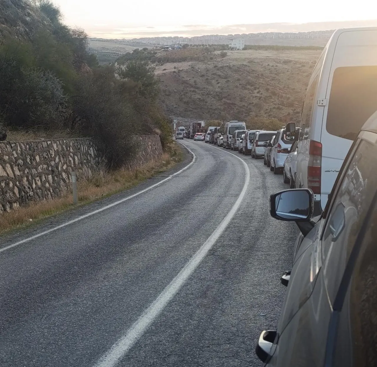 ADIYAMAN-ÇELİKHAN KARAYOLUNDA YOL YAPIM ÇALIŞMALARINDAN DOLAYI YAPILAN KONTROLLÜ PATLATMALAR YOĞUN...