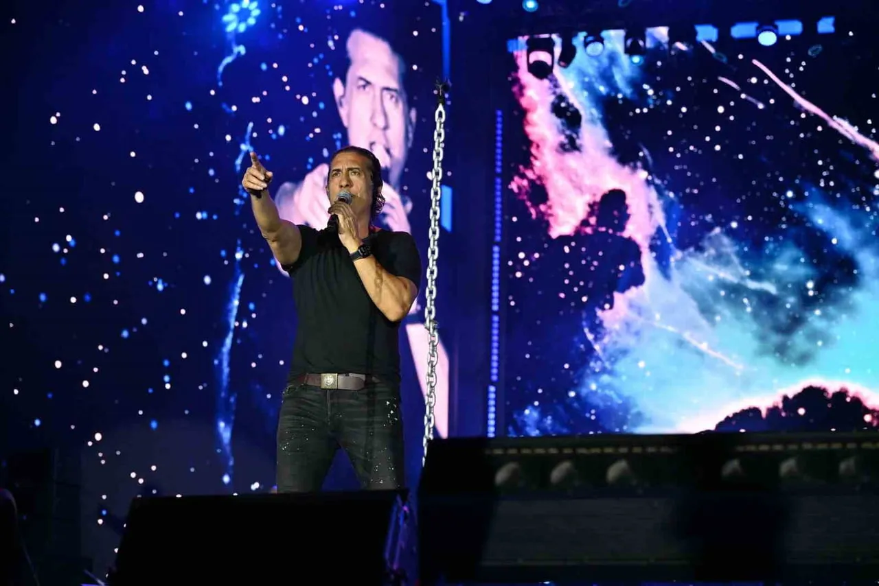 TÜRKİYE KÜLTÜR YOLU FESTİVALİ'NİN 15'İNCİ DURAĞI OLAN ORDU'DA, DÖRDÜNCÜ KONSER AKŞAMINDA KIRAÇ...