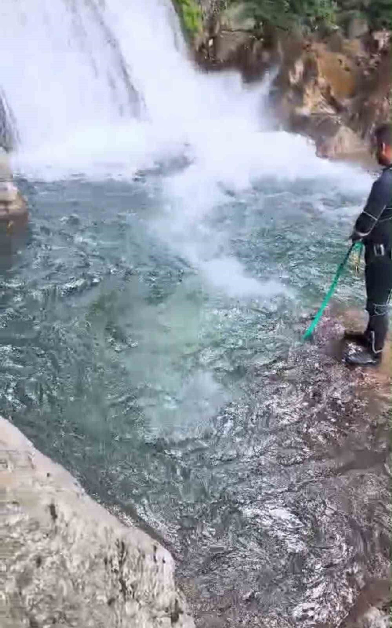 KAHRAMANMARAŞ'TA SERİNLEMEK İÇİN SUYA GİREN VATANDAŞ HAYATINI KAYBETTİ.