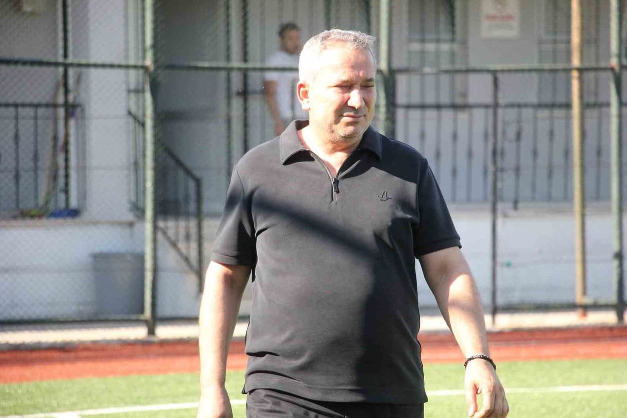 TFF NESİNE 3. LİG 2. GRUPTA MÜCADELE EDEN DENİZLİ İDMAN YURDU 1959’DA KURUCU BAŞKAN İBRAHİM...