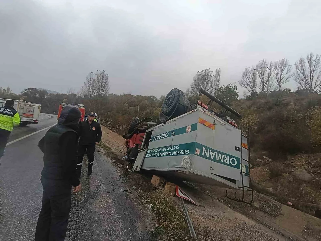SİVAS'IN SUŞEHRİ İLÇESİNDE, GİRESUN ORMAN BÖLGE MÜDÜRLÜĞÜNE AİT SEYYAR TAMİR BAKIM ARACI DEVRİLDİ....