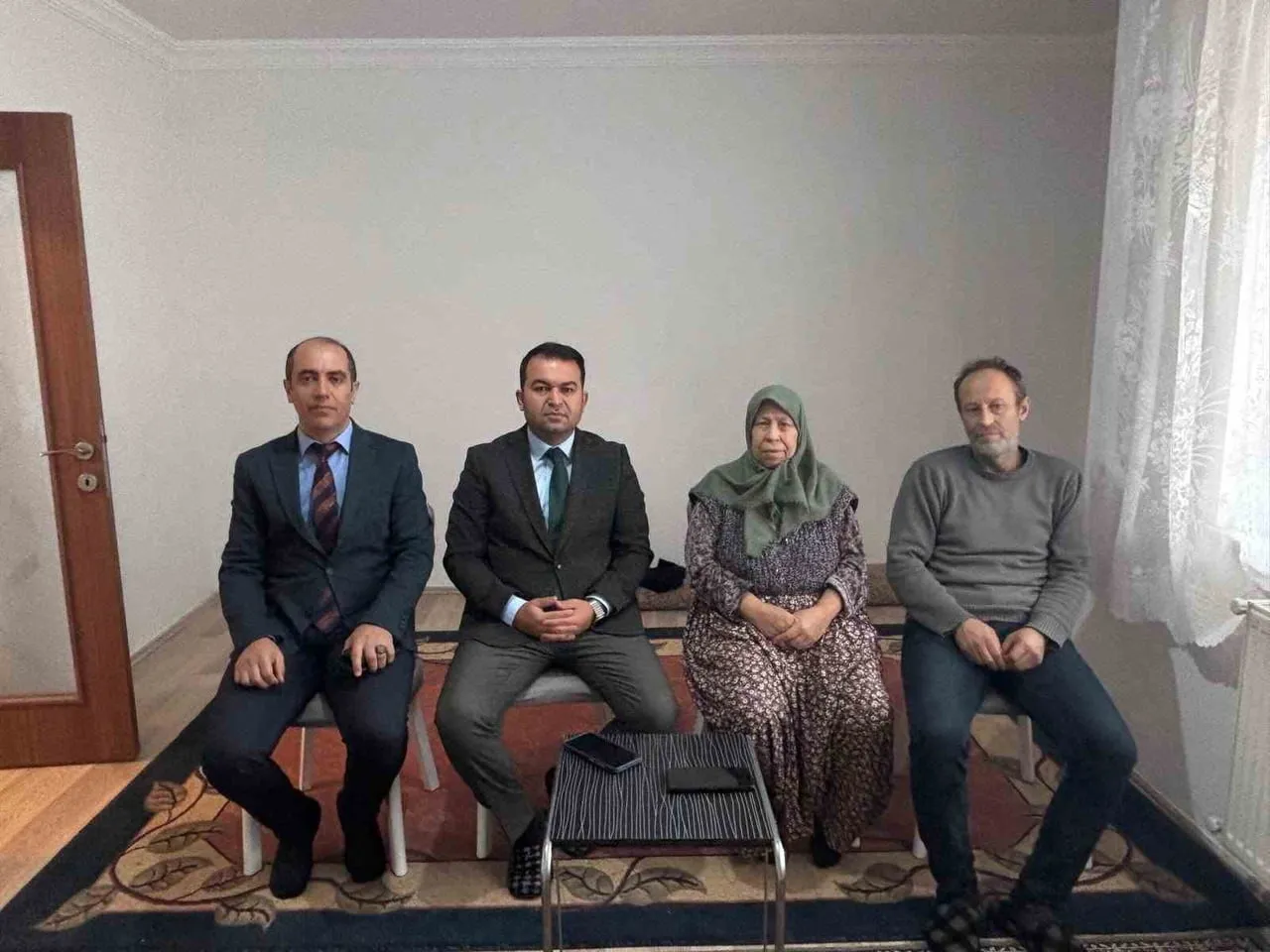 BİLECİK'TE YANGINDAN ETKİLENEN AİLEYE DESTEK