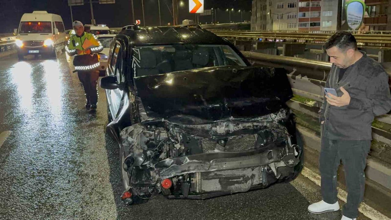 SAMSUN’DA DÜĞÜNE GİDEN ARACIN BARİYERE ÇARPMASI SONUCU BİR KİŞİ YARALANDI.