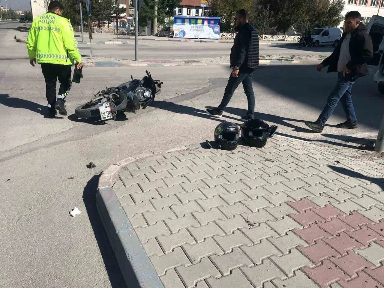KONYA'NIN EREĞLİ İLÇESİNDE CİP İLE MOTOSİKLETİN ÇARPIŞTIĞI TRAFİK KAZASINDA 2 KİŞİ...