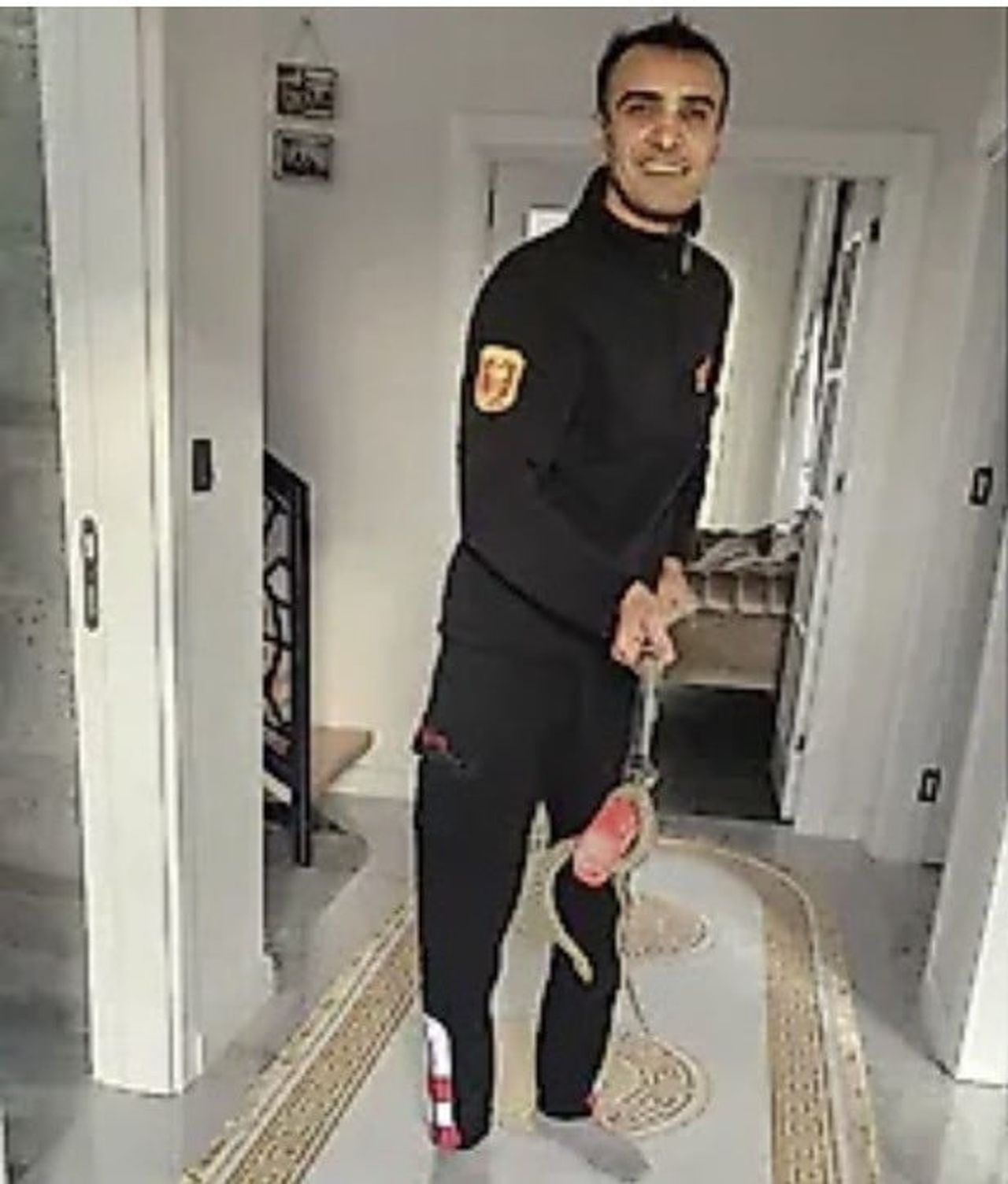 SİİRT'TE BİR EVE GİREN YAKLAŞIK 1 BUÇUK METRE UZUNLUĞUNDAKİ YILAN, İTFAİYE EKİPLERİNİN 3 SAAT...