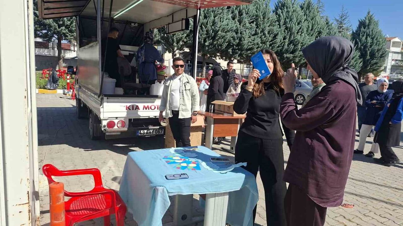 HİSARCIK İLÇE HASTANESİNDE ANNE VE BEBEK SAĞLIĞI İÇİN BİLGİLENDİRME STANDI