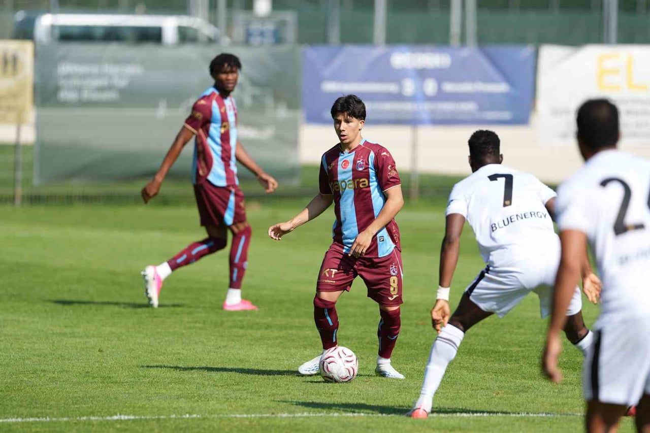YENİ SEZON HAZIRLIKLARINI AVUSTURYA'NIN SCHLADMİNG BÖLGESİNDE SÜRDÜREN TRABZONSPOR, KAMPIN SON...