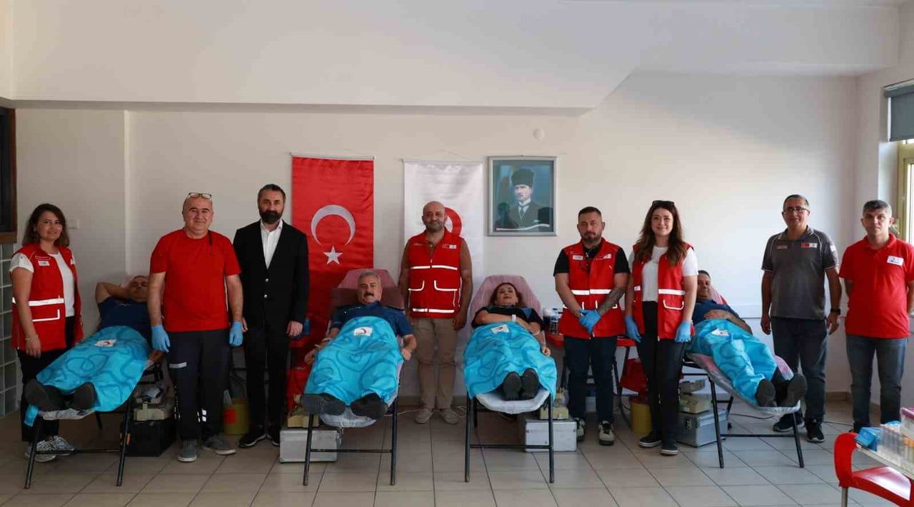 MERSİN İL EMNİYET MÜDÜRLÜĞÜ TARAFINDAN KIZILAY KAN BAĞIŞI MERKEZİ İLE KOORDİNELİ OLARAK KAN BAĞIŞI...