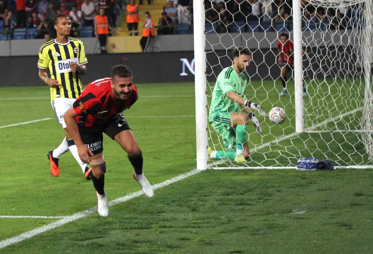 TRENDYOL SÜPER LİG’İN 1. HAFTASINDA GENÇLERBİRLİĞİ, SAHASINDA AĞIRLADIĞI FENERBAHÇE’Yİ 2-1 MAĞLUP...