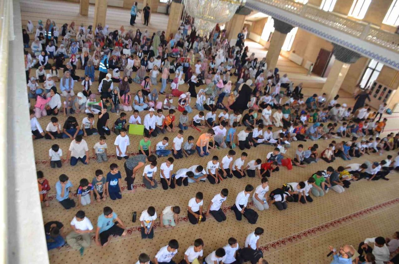 BULANIK'TA TÜGVA YAZ OKULU KAPSAMINDA 600 ÖĞRENCİ CAMİDE BULUŞTU
