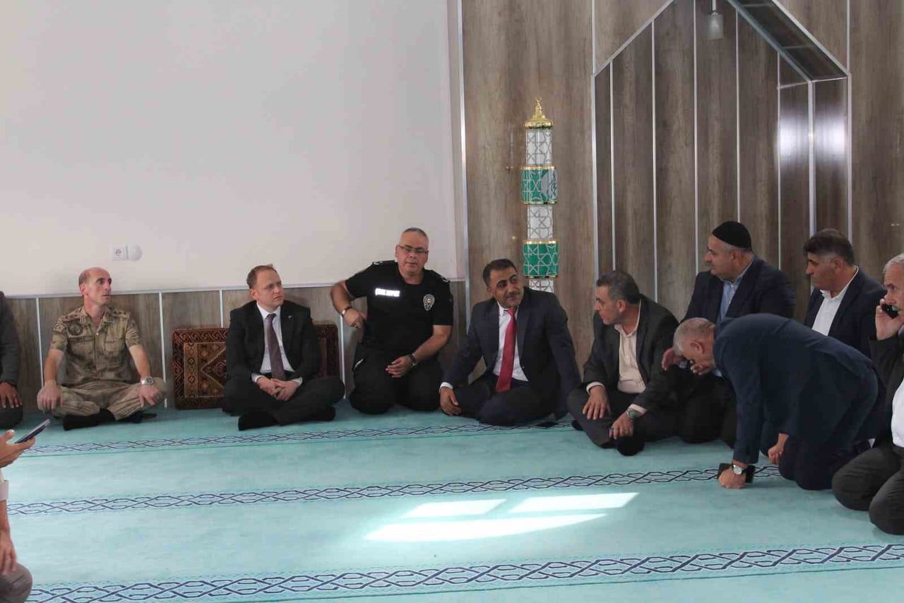 BULANIK'TA KIRDAR VE GÜL AİLELERİ ARASINDAKİ HUSUMET BARIŞLA SON BULDU