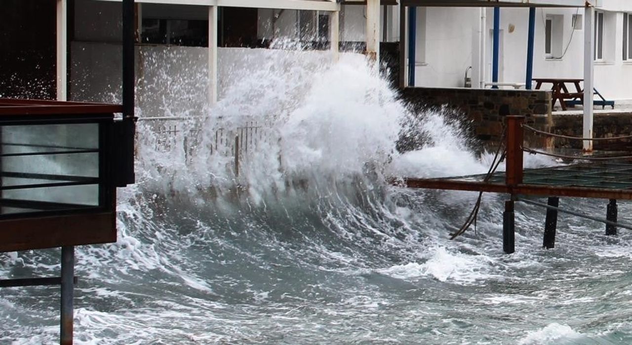 METEOROLOJİ, GÜNEY EGE'DE YARIN ÖĞLE SAATLERİNDEN İTİBAREN KUZEY VE KUZEYBATI YÖNLERDEN SAATTE 50...