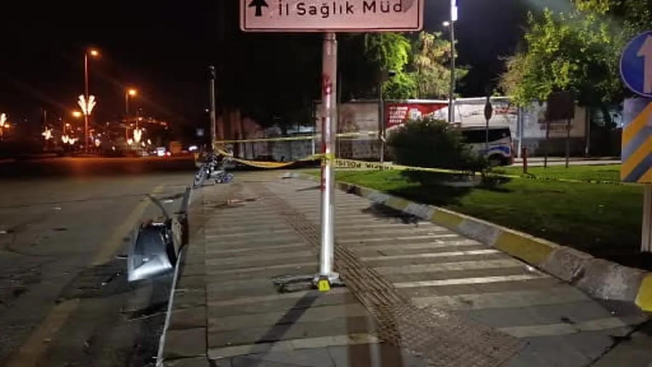 Şanlıurfa'da otomobil ile çarpışan motosikletin sürücüsü öldü