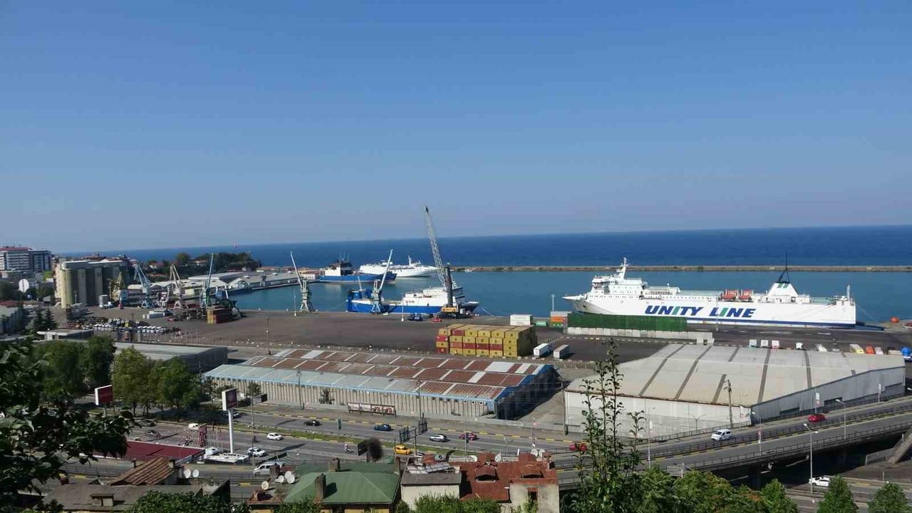 SAMSUN’DAN RUSYA’NIN TUAPSE LİMANI’NA YÜK TAŞIYAN VE LİMAN AÇIKLARINDA 3 DRONE TARAFINDAN HEDEF...