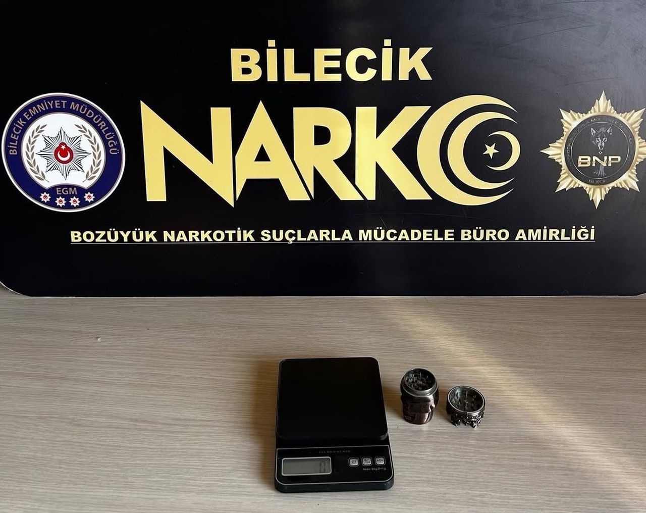 TELEFON GÖRÜŞMELERİNDE YAKAYI ELE VERDİLER