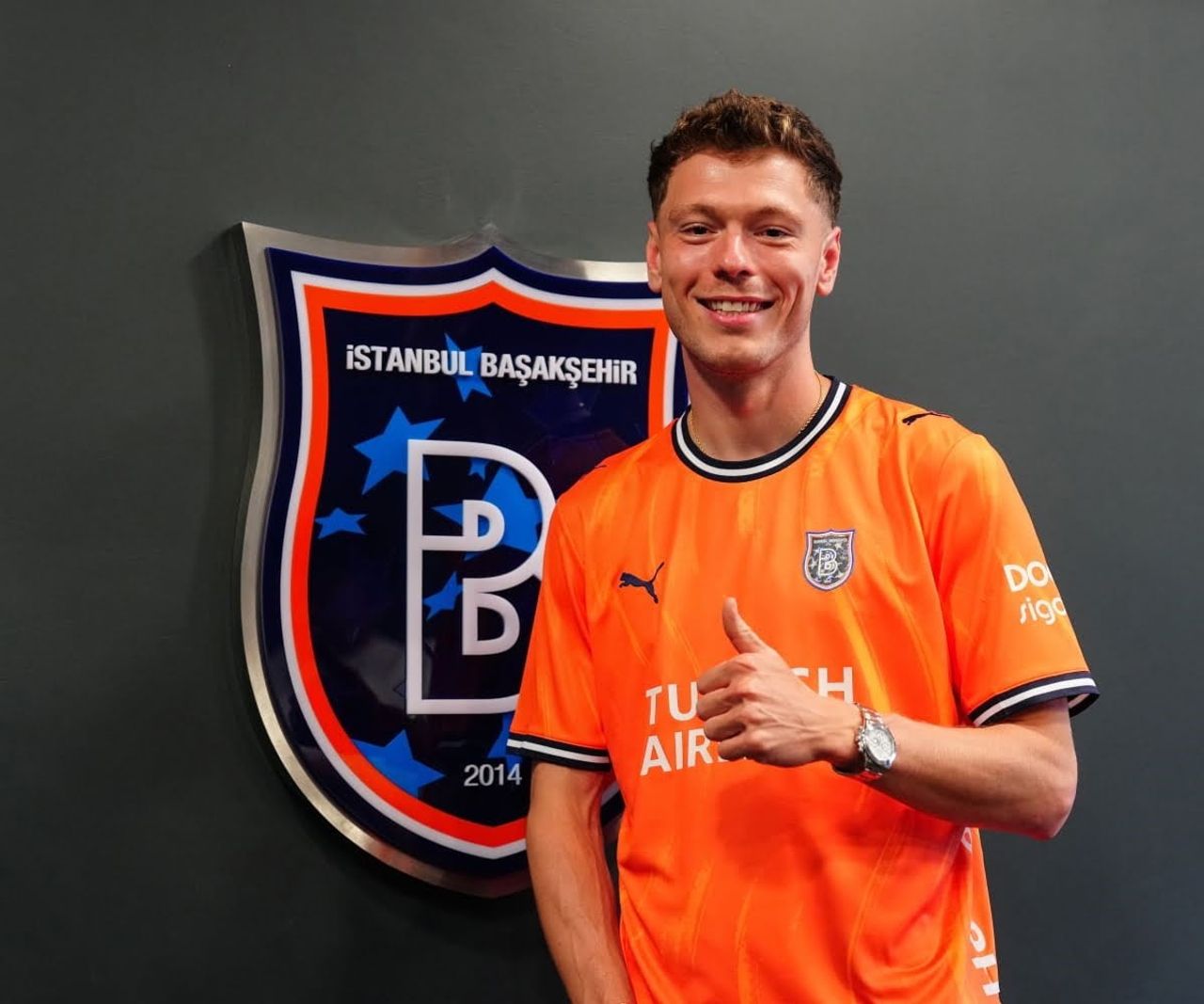 RAMS BAŞAKŞEHİR, ALMANYA BUNDESLİGA EKİBİ WOLFSBURG'TAN DANİMARKALI KANAT OYUNCUSU ANDREAS SKOV...
