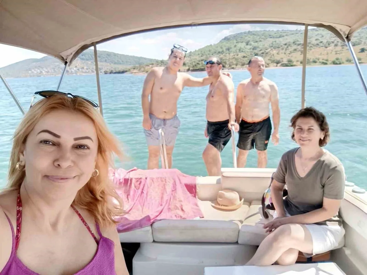 GENEL BAŞKANI GÜLER ÇAPRAZ ÖZLEMİŞ (SOLDA) VE MİSAFİRLERİ