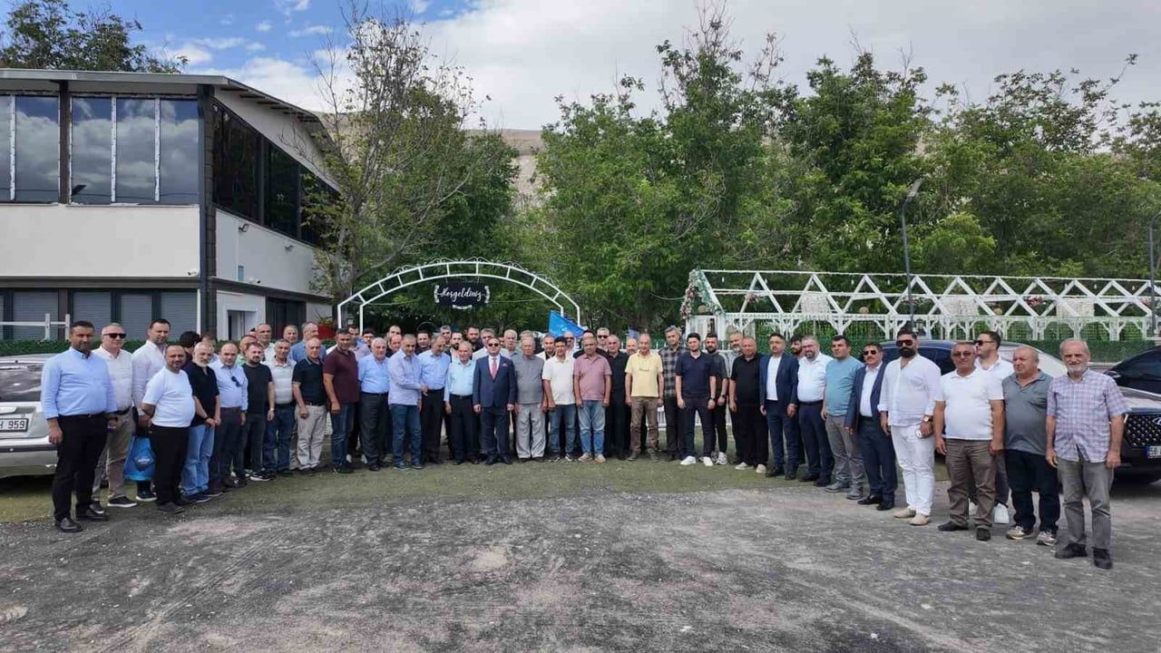 SİVAS TİCARET VE SANAYİ ODASI (STSO) BAŞKAN ADAYI MUSTAFA EKEN, GÜRÜN'DE STSO ÜYELERİYLE BİR ARAYA...