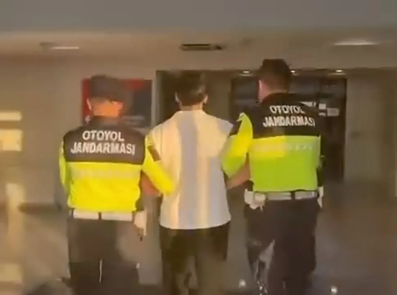 İSTANBUL ARNAVUTKÖY’DE KUZEY MARMARA OTOYOLU ÜZERİNDE SAATTE 232 KİLOMETRE HIZLA İLERLEYEREK...