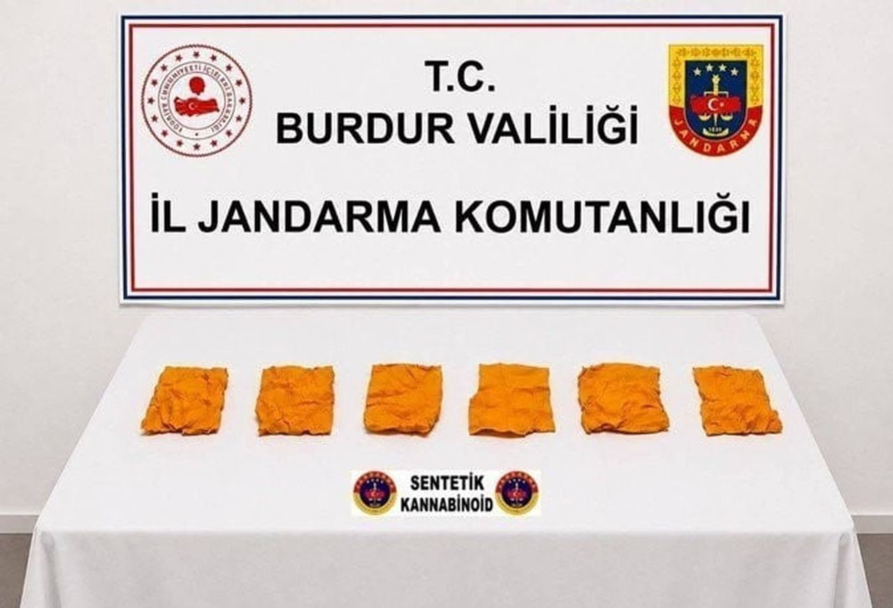 BURDUR'UN ÇELTİKÇİ İLÇESİNDE JANDARMA EKİPLERİNCE DÜZENLENEN UYUŞTURUCU OPERASYONUNDA 5 ŞÜPHELİ...