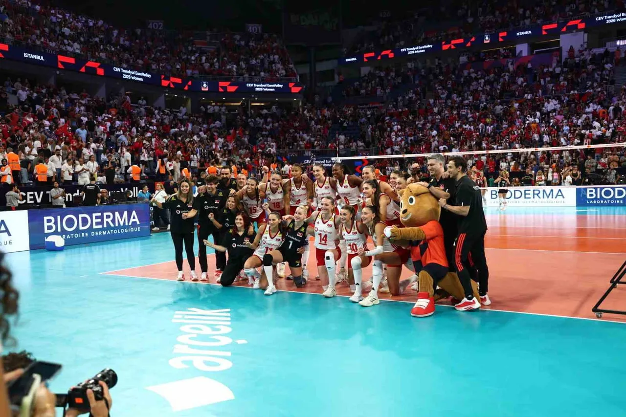 CEV TRENDYOL 2026 KADINLAR AVRUPA VOLEYBOL ŞAMPİYONASI ÇEYREK FİNALİNDE A MİLLİ KADIN VOLEYBOL...