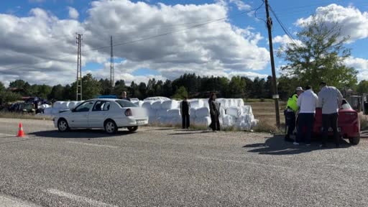 Kastamonu’da iki otomobil çarpıştı: 3 yaralı