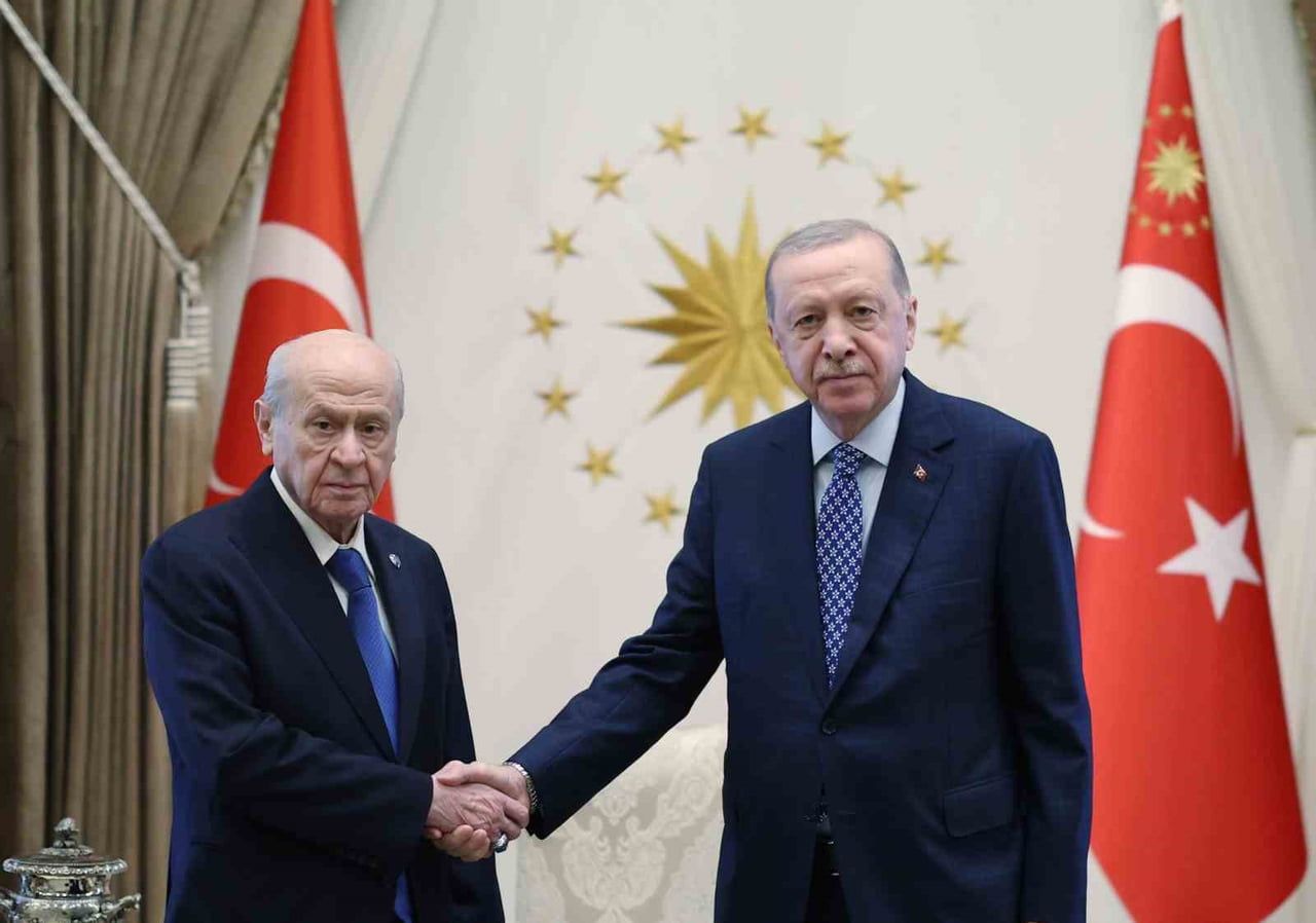 CUMHURBAŞKANI RECEP TAYYİP ERDOĞAN, MİLLİYETÇİ HAREKET PARTİSİ GENEL BAŞKANI DEVLET BAHÇELİ'Yİ...