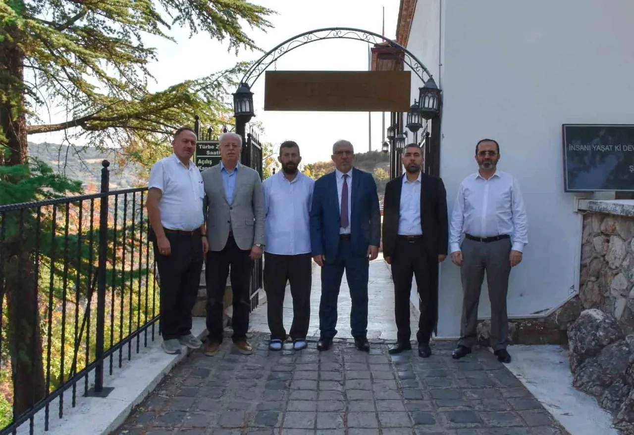 MEVLİD-İ NEBİ HAFTASI’NDA ŞEYH EDEBALİ TÜRBESİ ZİYARET EDİLDİ