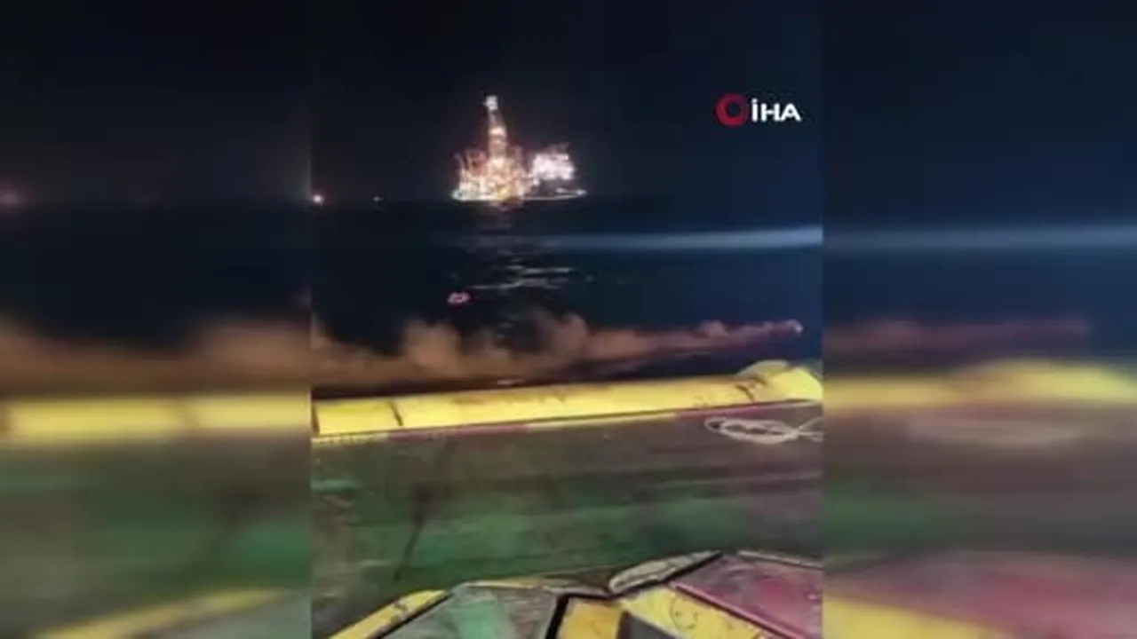 Gabon açıklarında bulunan petrol platformunun batması sonucu 1 kişi hayatını kaybetti, 4 kişi...