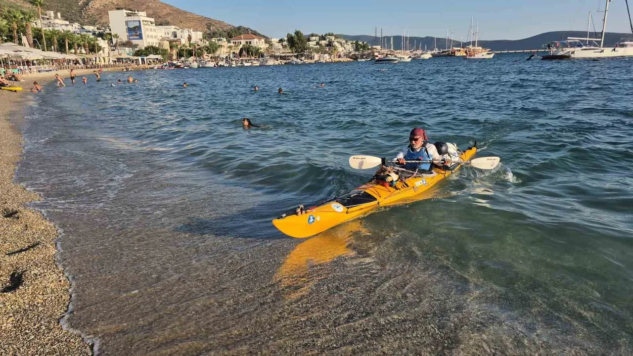 TÜRKİYE KIYILARINI KANOYLA GEÇMEK İÇİN 83 GÜN ÖNCE YOLA ÇIKAN HALİL UZEL(57), MUĞLA'NIN BODRUM...