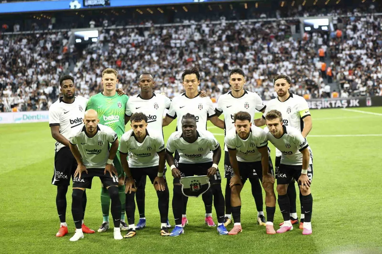UEFA AVRUPA LİGİ 3. ELEME TURU RÖVANŞ MAÇINDA HRADEC KRALOVE’Yİ 1-0’LIK SKORLA MAĞLUP EDEREK ADINI...