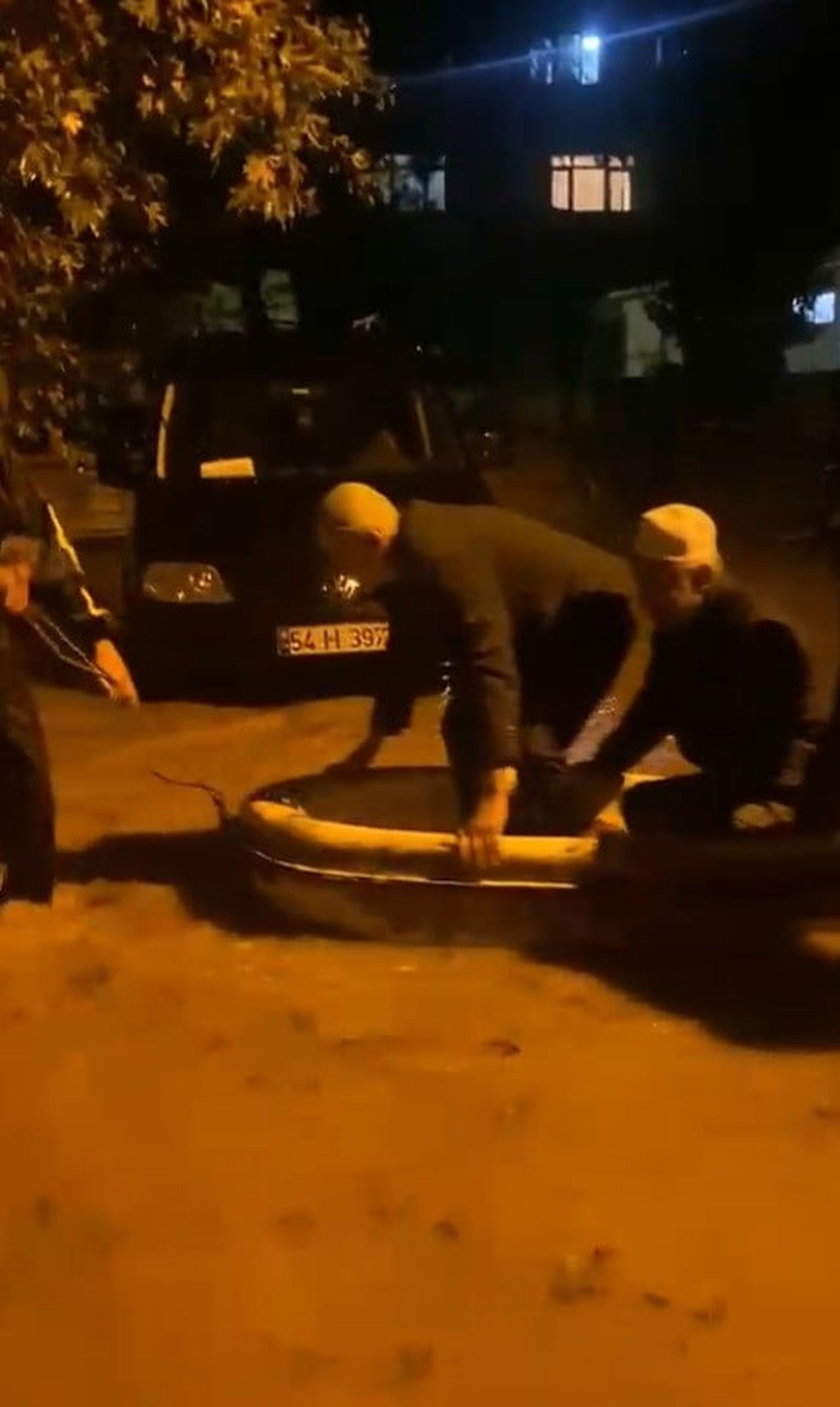 SAKARYA'NIN AKYAZI İLÇESİNDE ETKİLİ OLAN KUVVETLİ SAĞANAK YAĞIŞLAR SONRASINDA DERELERİN TAŞMASIYLA...